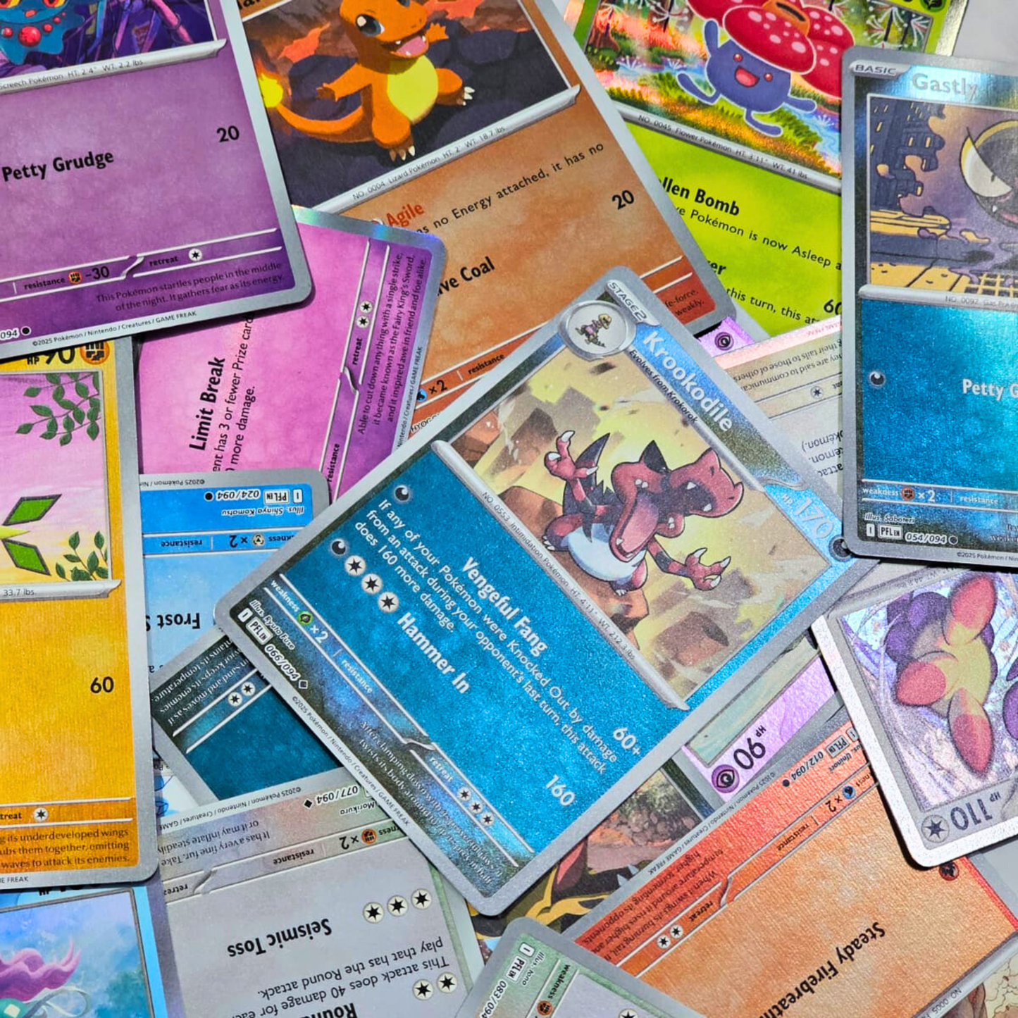 Paquete de 5 cartas holográficas originales del JCC Pokémon de la expansión Phantasmal Flames (Copia)